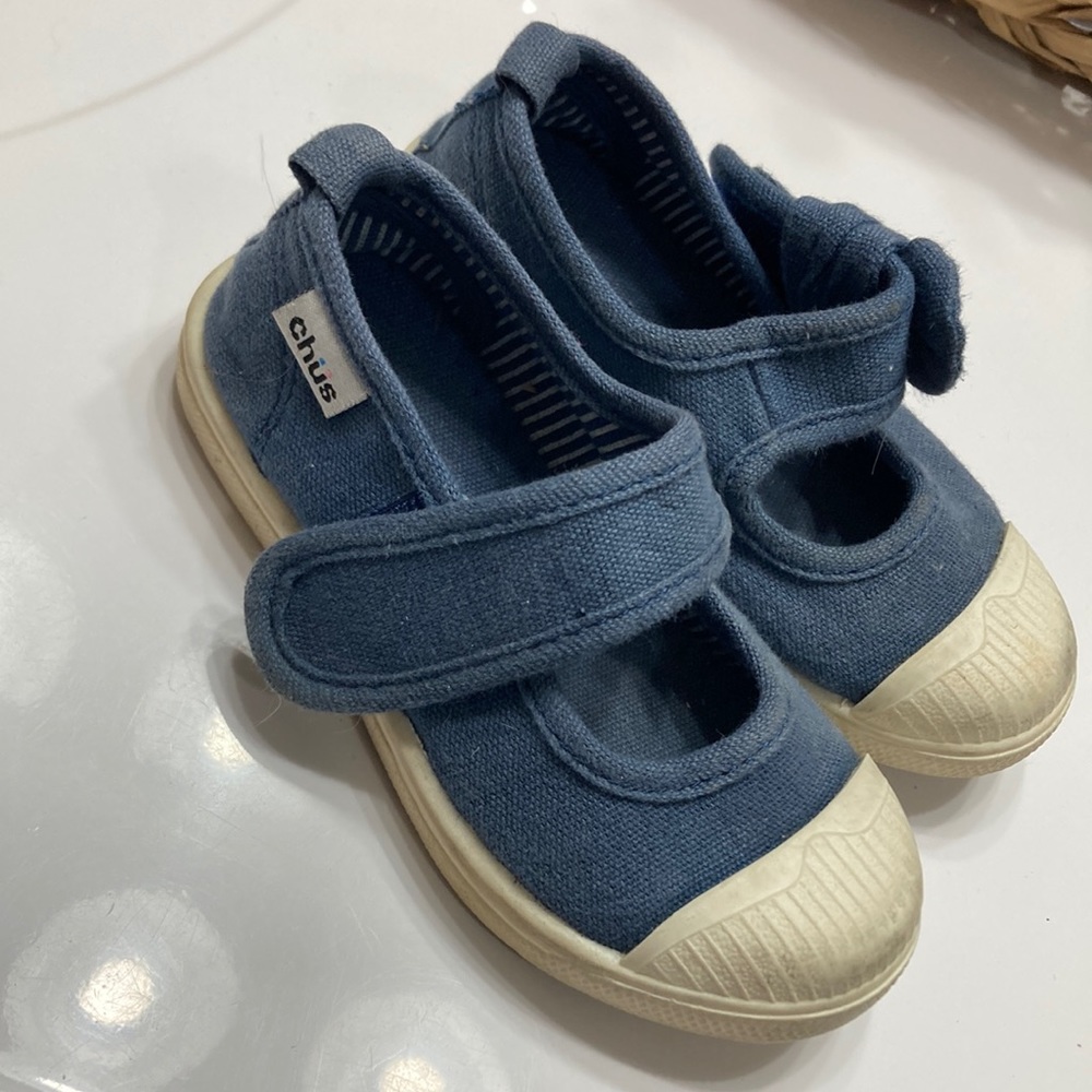 Chus size 26 shoes